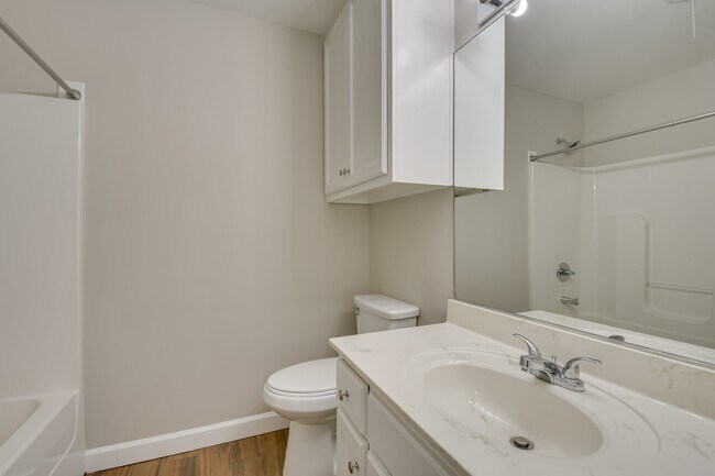 Building Photo - 247 Merion Ct