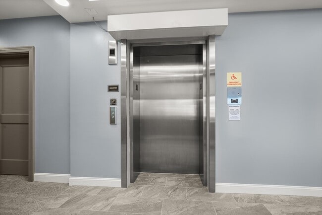 Building Photo - 99 Foundry Pl