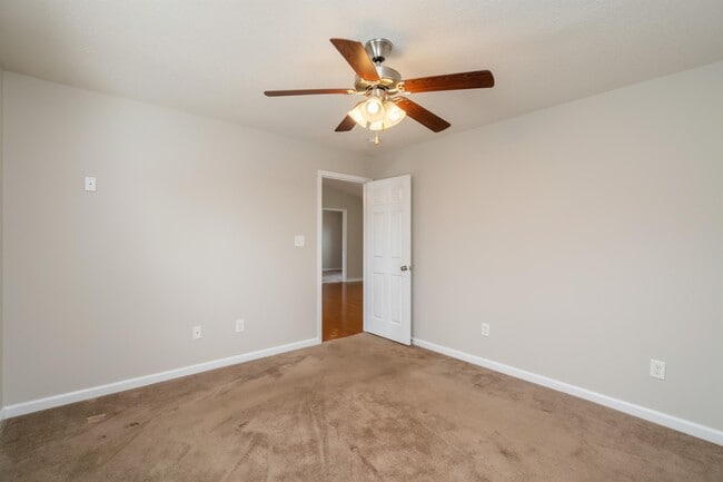 Building Photo - 5117 Cattail Ln