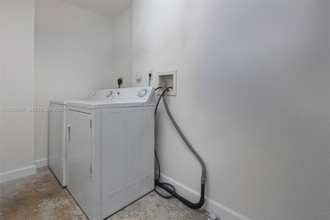 Building Photo - 2508 SW 14th Ave