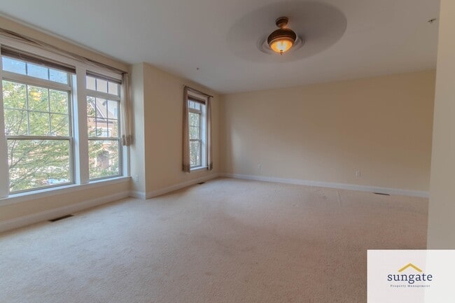 Building Photo - 11227 Terrace Ln