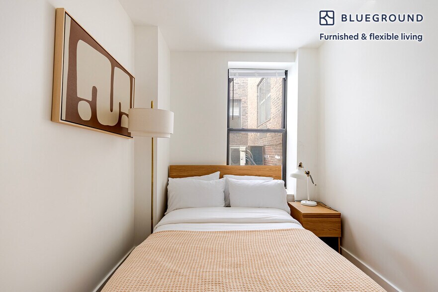 Building Photo - 940 1st Ave