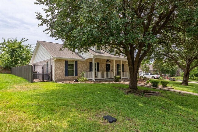 Building Photo - 12830 Point Aquarius Blvd