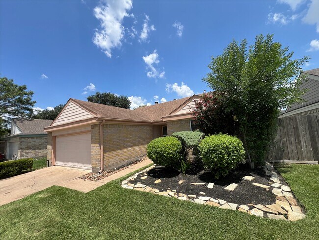 Building Photo - 11842 S Fairhollow Ln