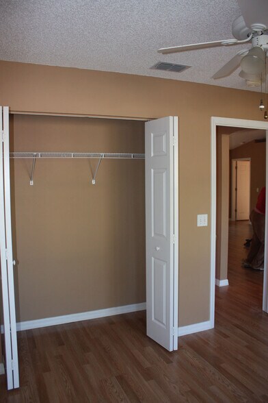 Building Photo - 20 Zebulon Pl