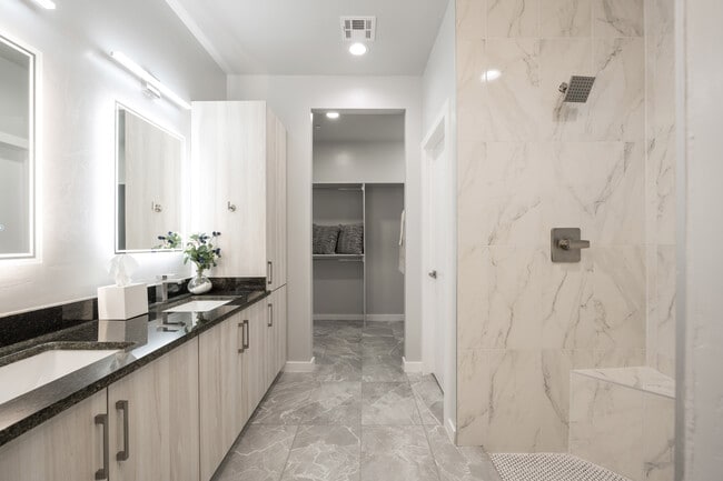 Main Bathroom - 4358 Capistrano Ave