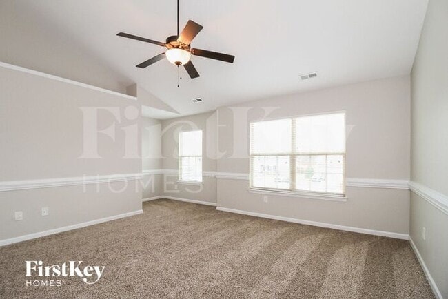 Building Photo - 105 Tannin Way