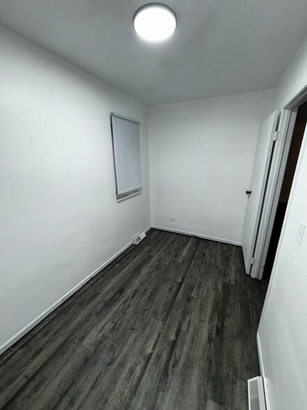 Building Photo - 2219 Woodford St