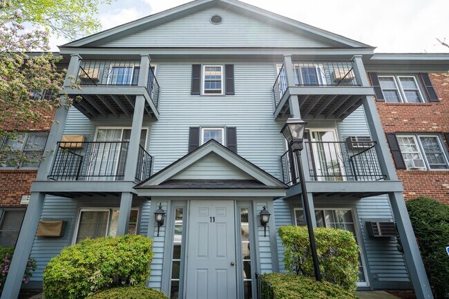 Building Photo - 11 Northbrook Dr