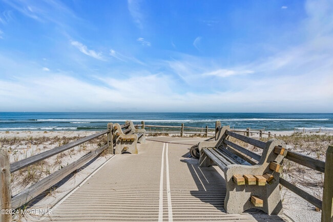 Building Photo - 3574 Ocean Terrace