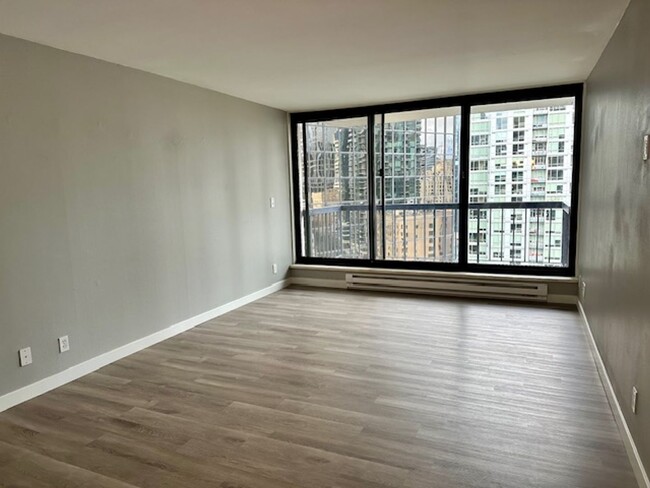 Building Photo - Spacious Remodeled 2 Bedroom Belltown Apar...