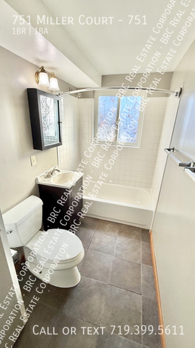 Building Photo - 751 Miller Ct