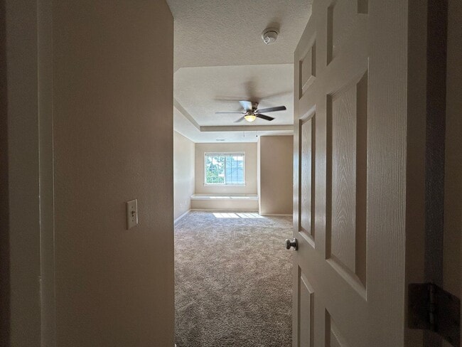 Building Photo - Gorgeous 4 Bed, 2.5 Bath House!