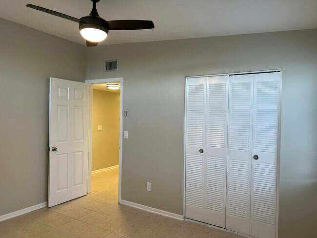 Building Photo - 5711 Gallatin Ln