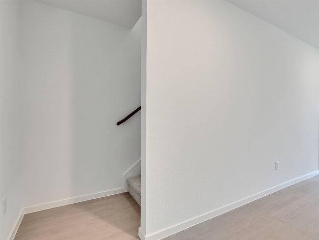 Building Photo - 921 Capracotta Dr