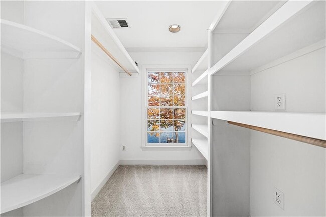 Building Photo - 135 Staghound Ct