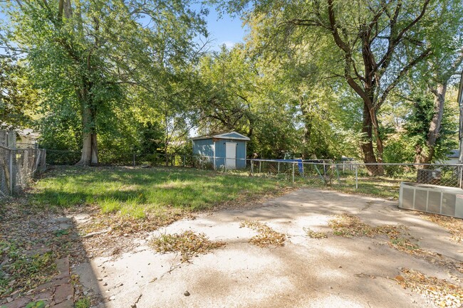 Building Photo - Affordable 3 bed 1 bath home with off-stre...