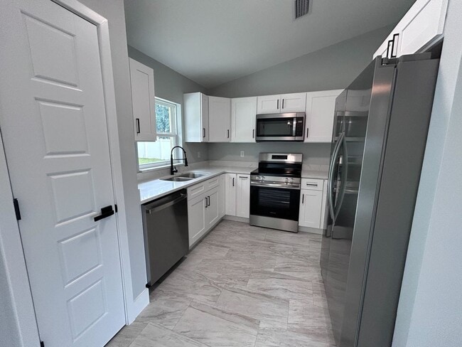 Building Photo - New 3/2 Home In Summerfield!