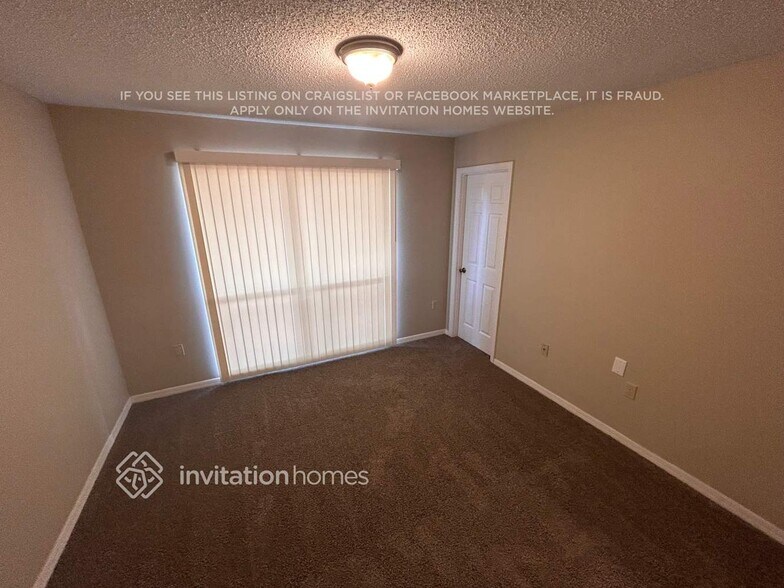 Building Photo - 5697 Country Lakes Dr