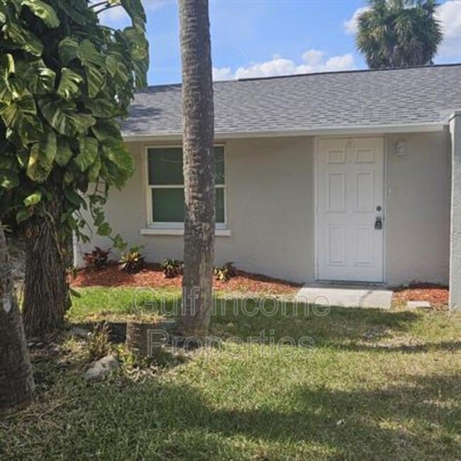 Primary Photo - 2515 30th Ave Dr E