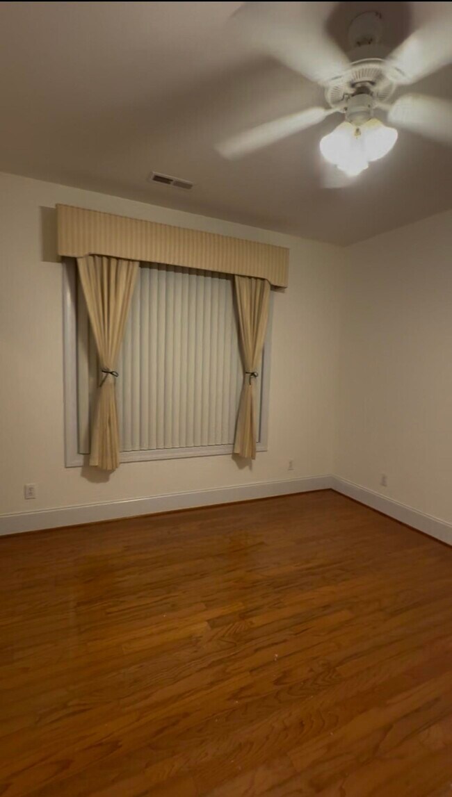 Building Photo - 533 Stonemason Dr