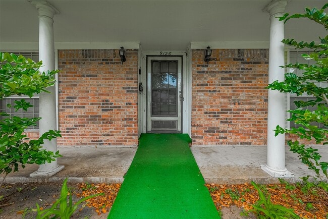 Building Photo - 9126 Willow Meadow Dr
