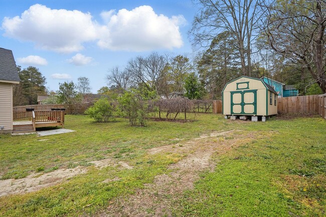 Building Photo - AVAILABLE NOW!  LIKE NEW! Cute One-Story R...
