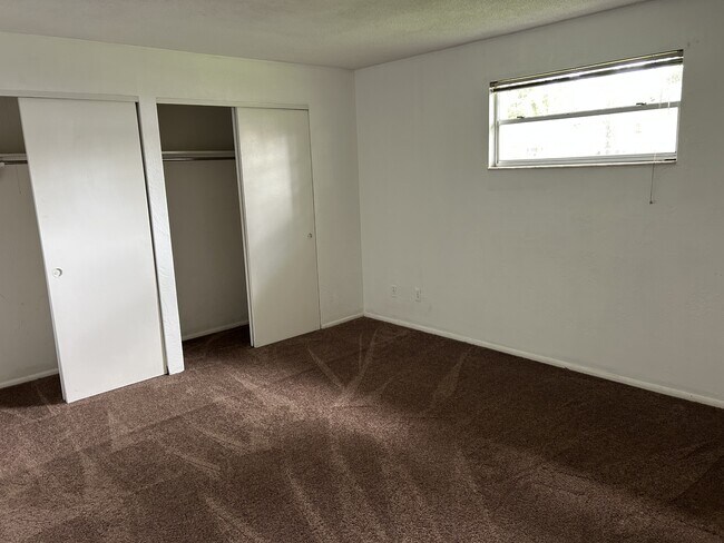 Building Photo - 832 Lucerne Cir