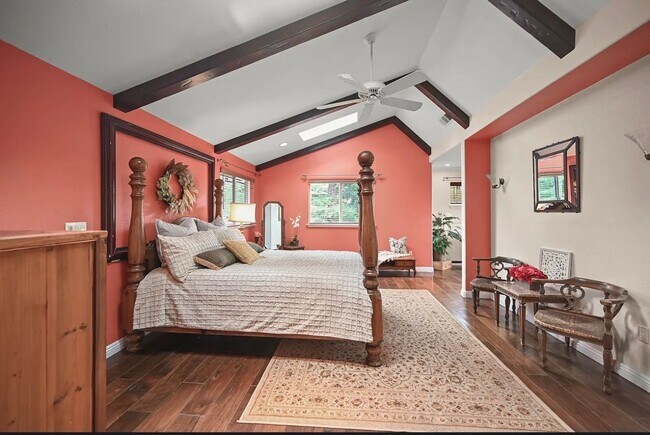 Building Photo - 6 Bed 4 Bath In Alamo