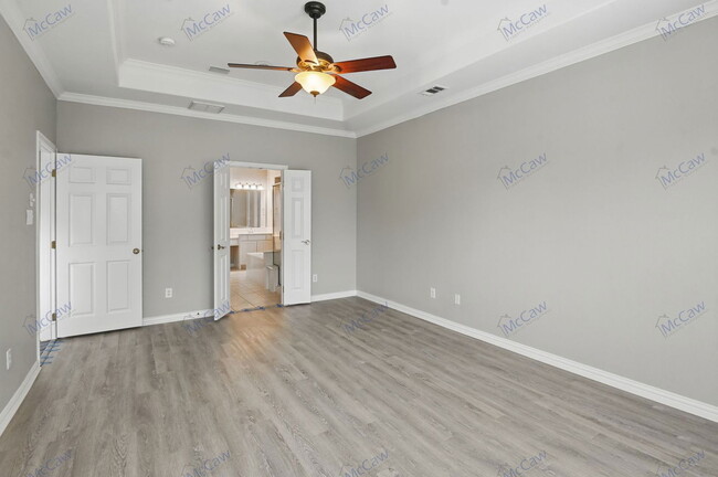 Building Photo - 1210 Surrey Ln