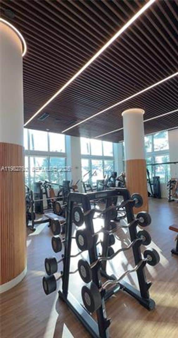 Building Photo - 1500 Bay Rd