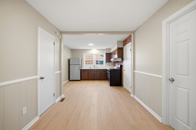 Building Photo - 1210 Pansy St