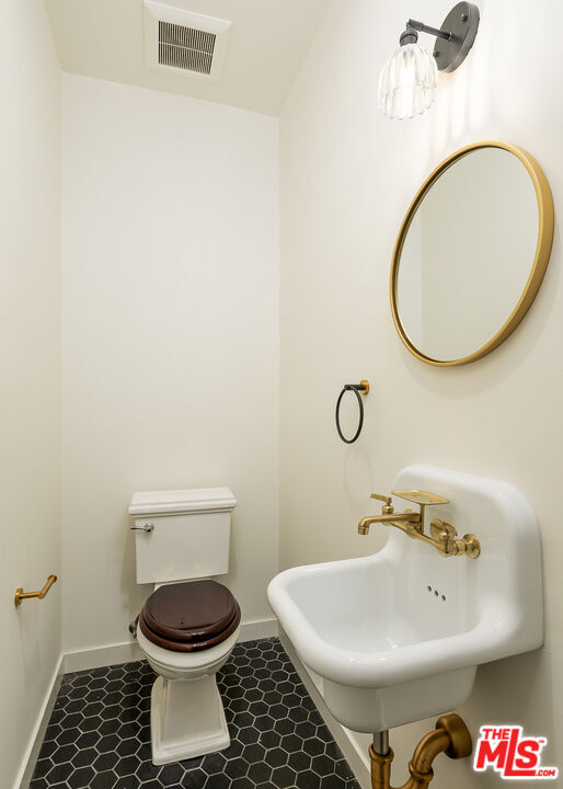 Building Photo - 2332 W 31st St