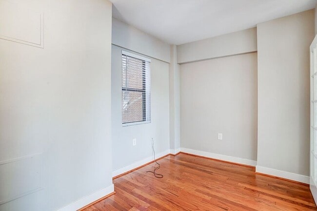 Building Photo - 1727 R St NW