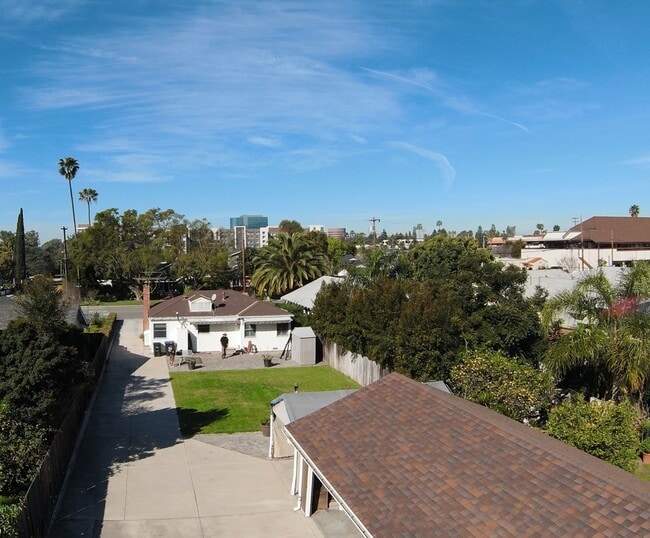 Building Photo - 185 S Myrtle Ave