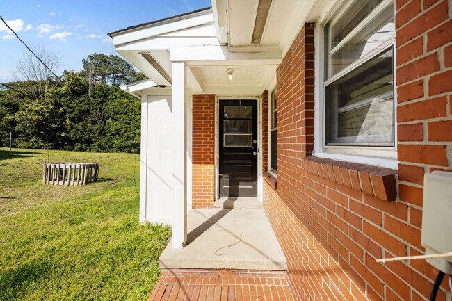 Building Photo - Duplex