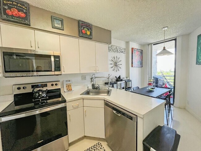 Building Photo - 3300 NE 192 St