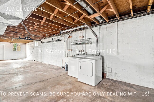 Building Photo - 917 Olivette Rd