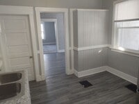 Building Photo - SW 201/203  E Locust