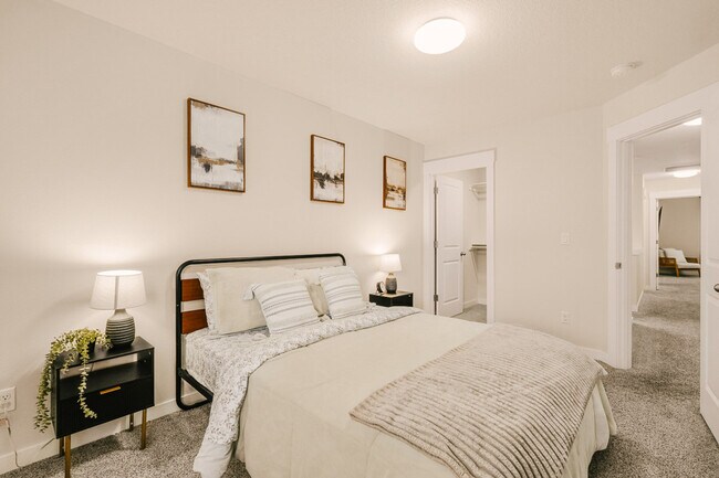 Building Photo - 3213 Grand Blvd