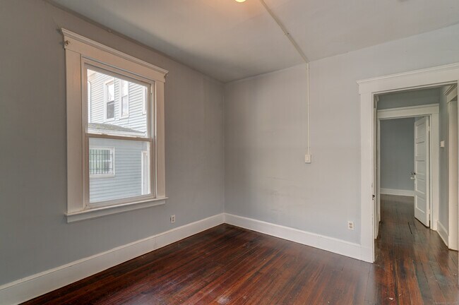 Building Photo - 167 Willow St