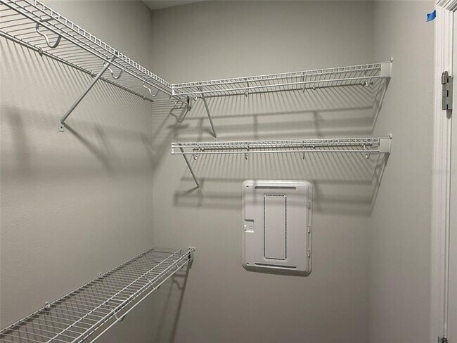 Building Photo - 619 Pothos St