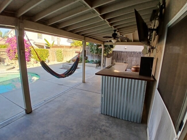 Building Photo - 1842 Santa Maria Ave