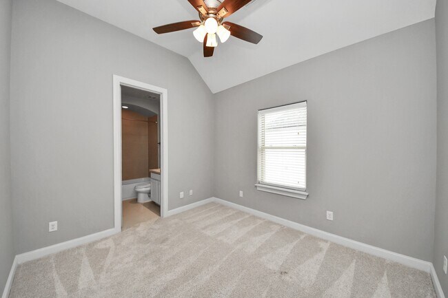 Building Photo - 2061 Fannin Station N