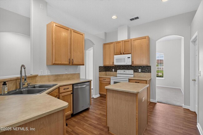 Building Photo - 2480 Ridge Will Dr