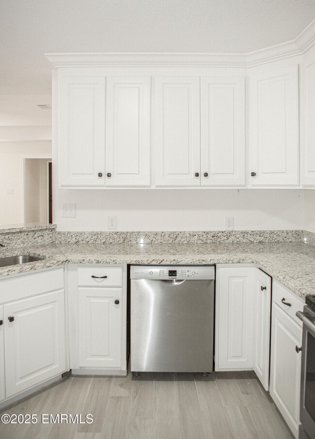 Building Photo - 6821 10th Ave