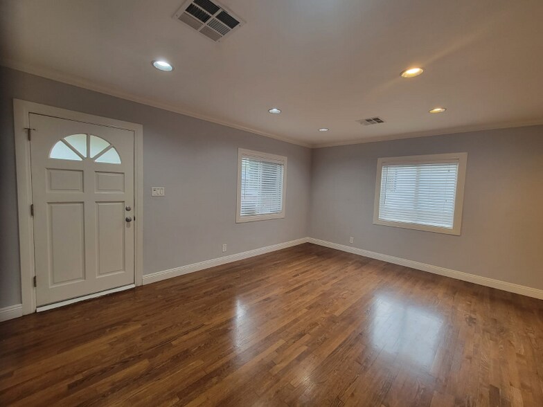 Building Photo - 17565 Bullock St