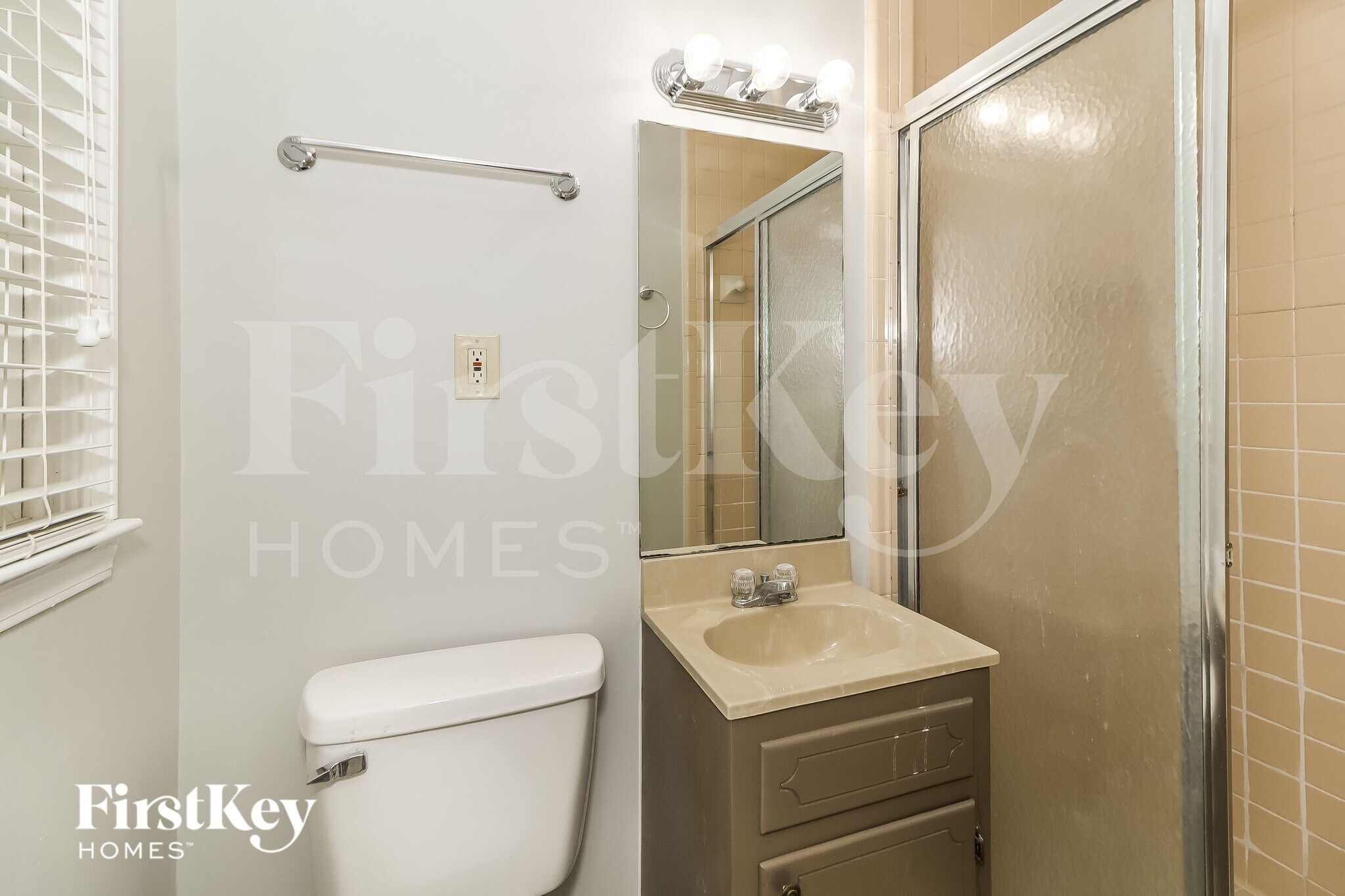 Building Photo - 1285 Gatewood Dr