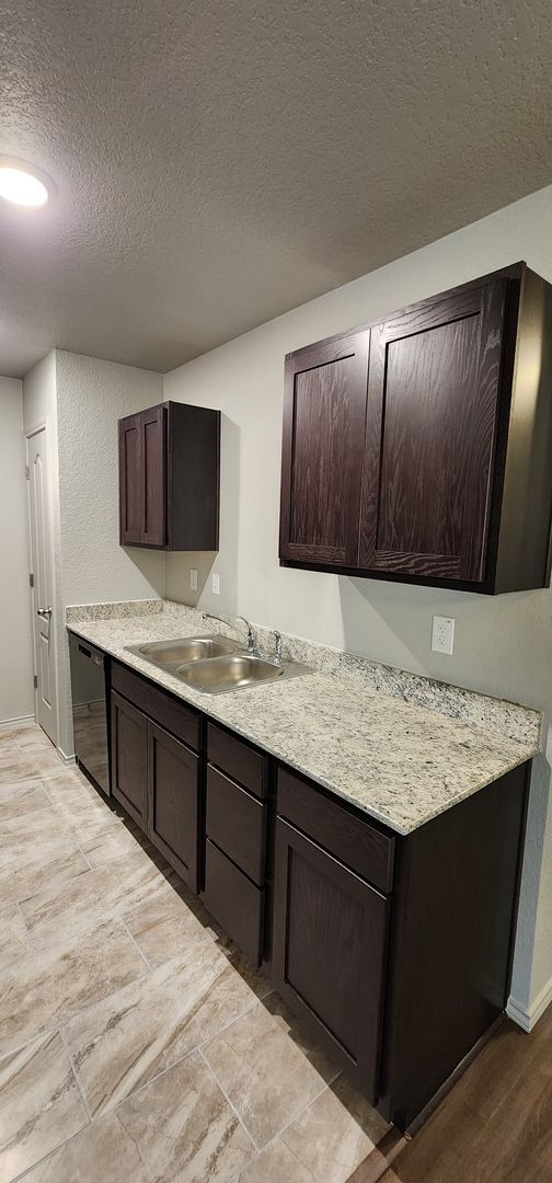 Building Photo - 3 Bedroom 2 Bath Duplex in Copperas Cove V...
