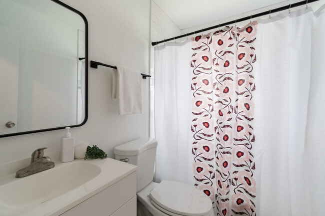 Building Photo - 505 Fillmore Ave